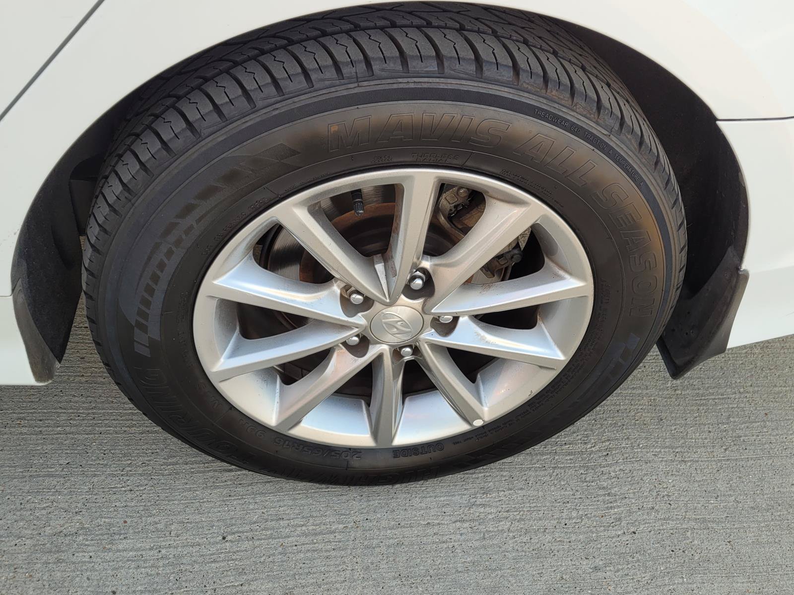Used 2018 Hyundai Sonata SE FWD image 2