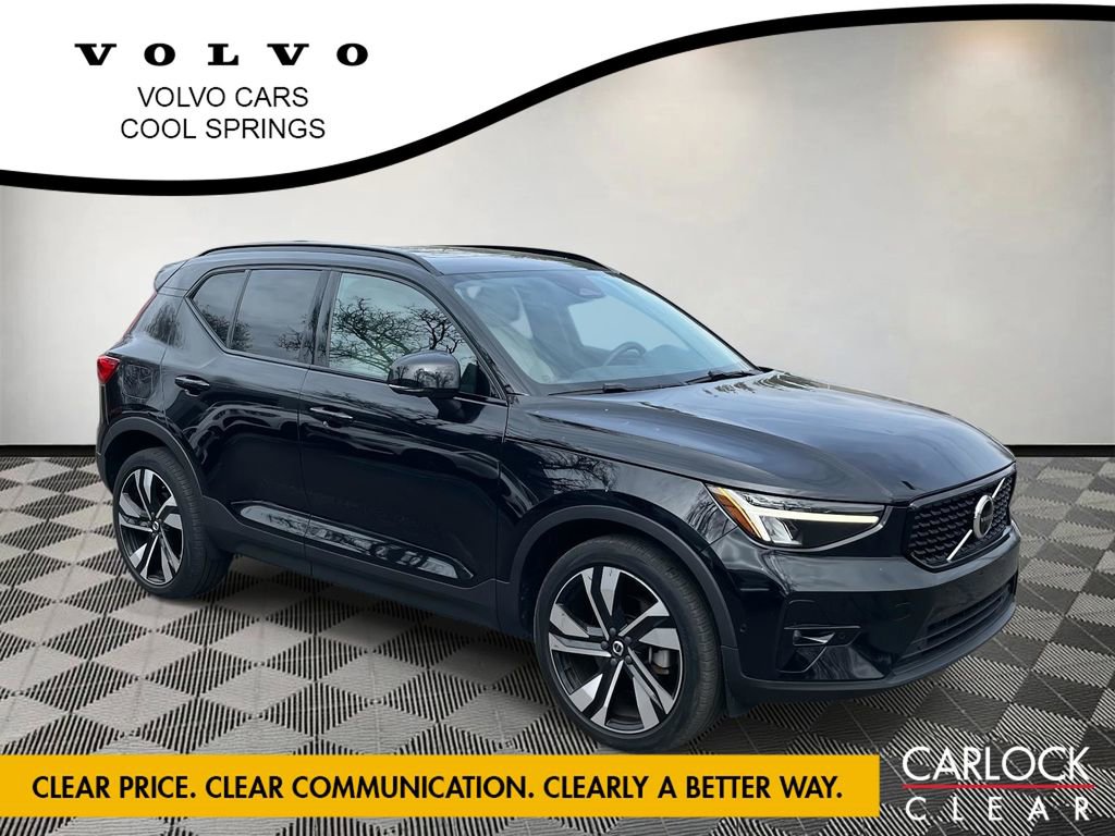 Used 2023 Volvo XC40 B4 Plus w/ Driver Assist Package image 1