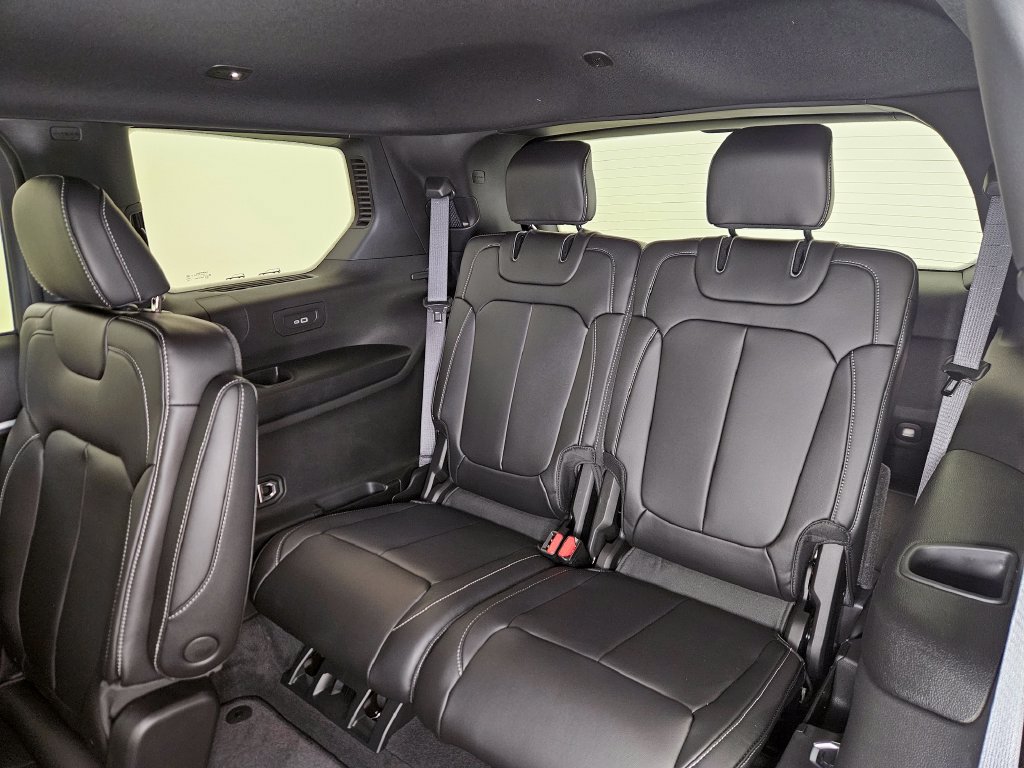 New 2026 Jeep Grand Cherokee L Limited AWD/4WD image 8