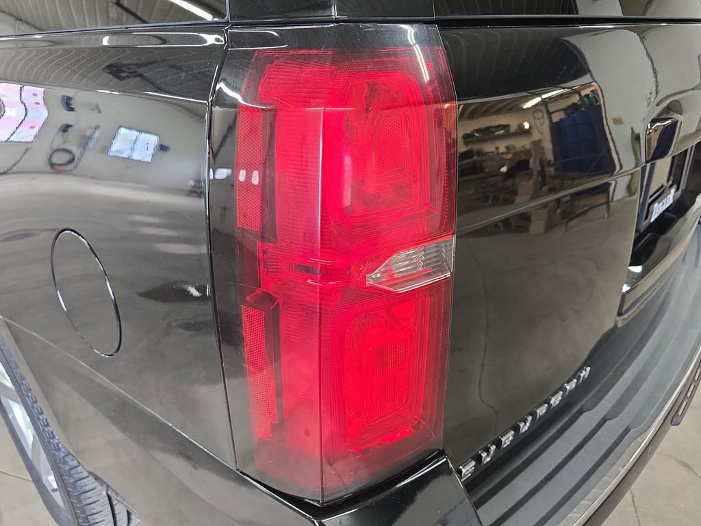 Used 2017 Chevrolet Suburban Premier AWD/4WD image 37