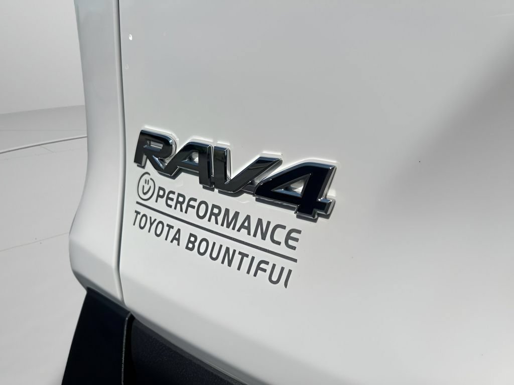 Used 2024 Toyota RAV4 XLE AWD/4WD image 18