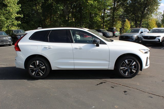 New 2026 Volvo XC60 B5 Plus w/ Climate Package image 2