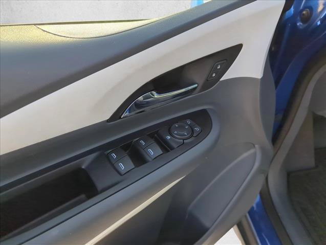 Used 2020 Chevrolet Bolt Premier FWD image 11
