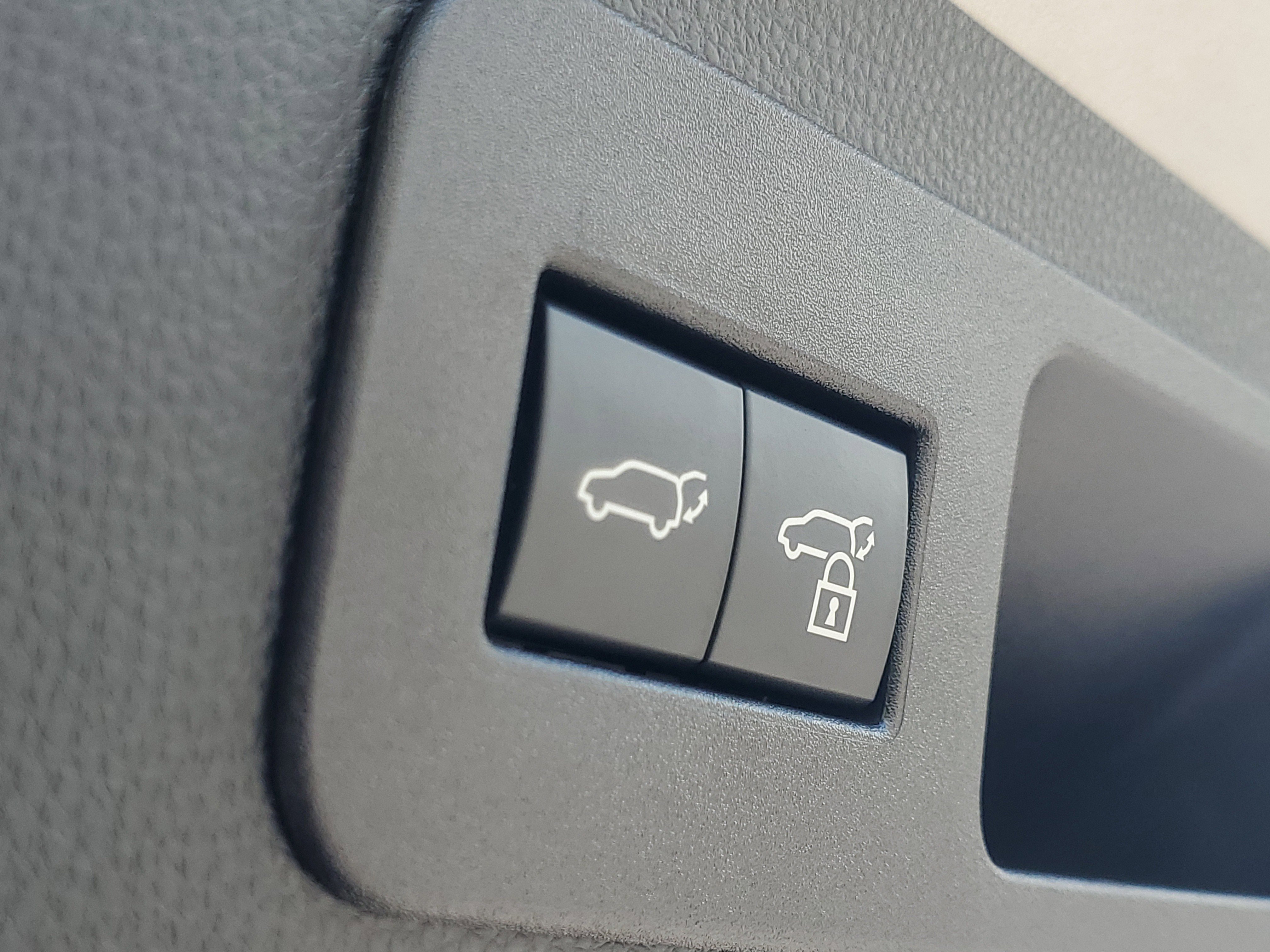 Used 2023 Lexus LX 600 4WD w/ Ultra Luxury Package image 10