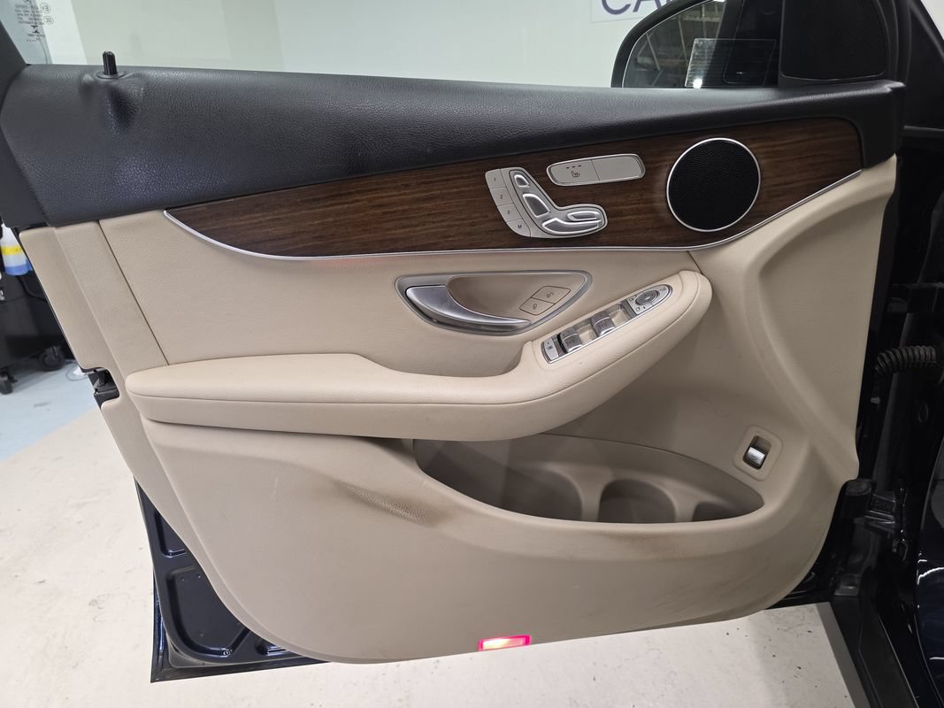 Used 2021 Mercedes-Benz GLC 300 4MATIC image 18
