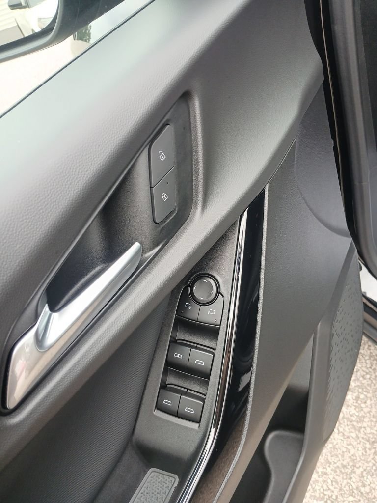 Used 2025 Chevrolet Equinox LT AWD/4WD image 10