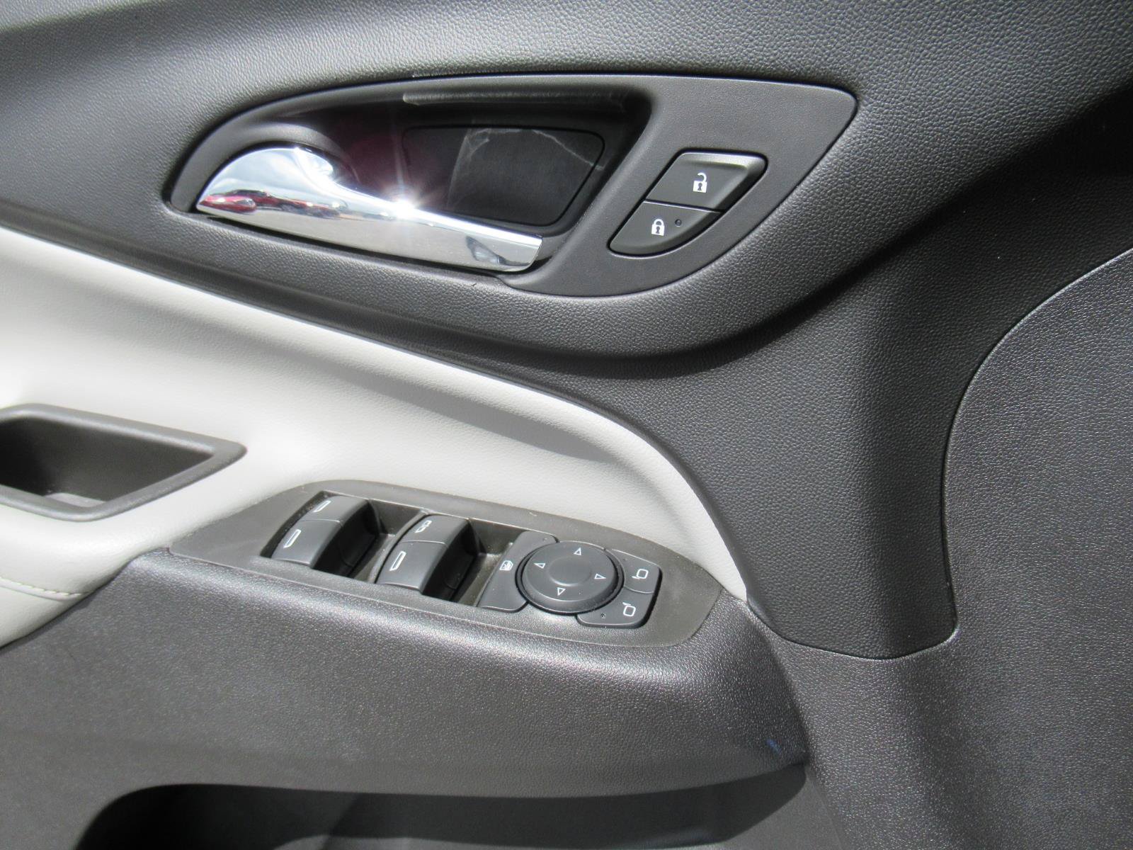 Used 2021 Chevrolet Equinox Premier FWD image 20