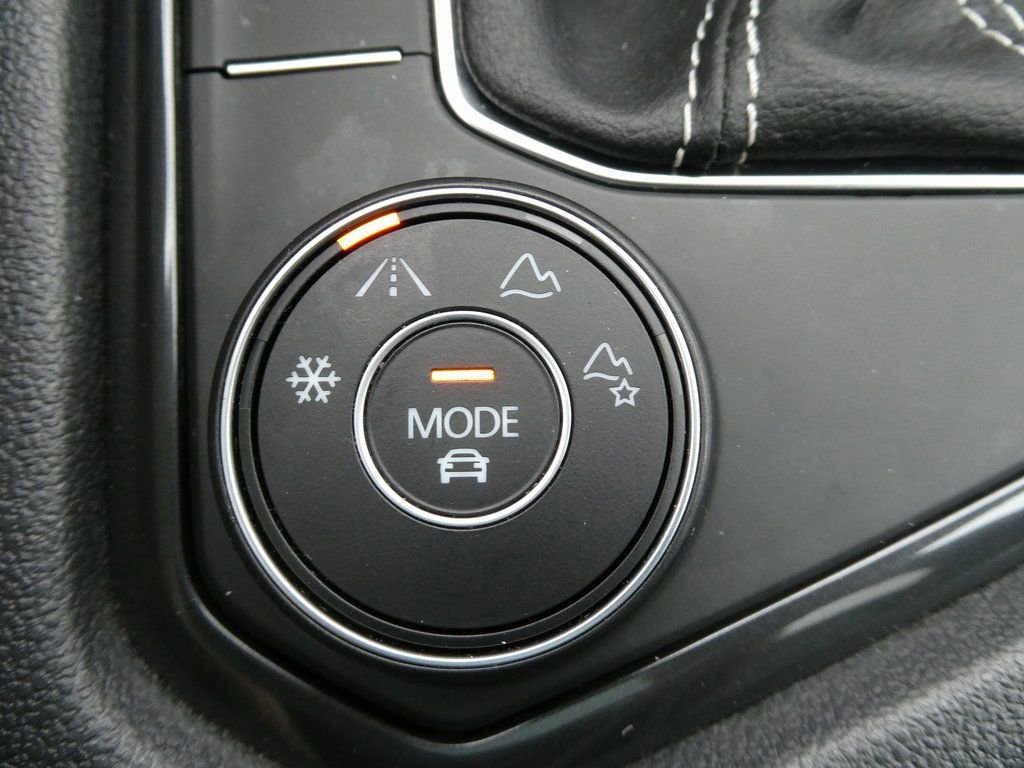 Used 2024 Volkswagen Tiguan SE R-Line image 22