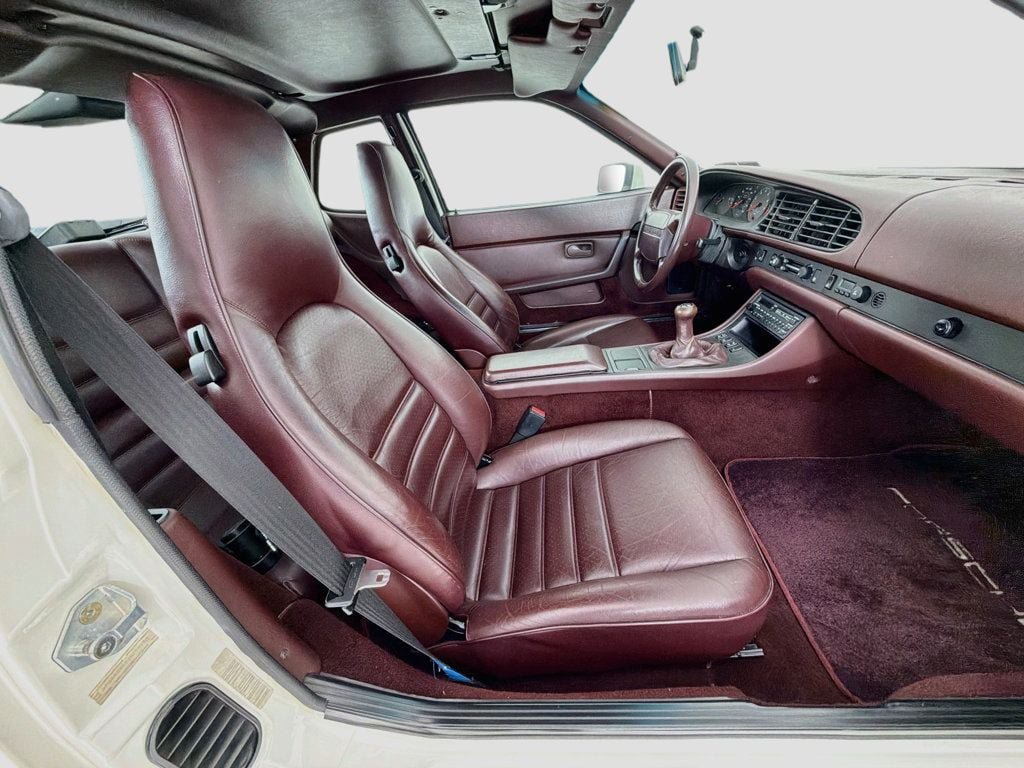 Used 1988 Porsche 944 Turbo RWD image 27