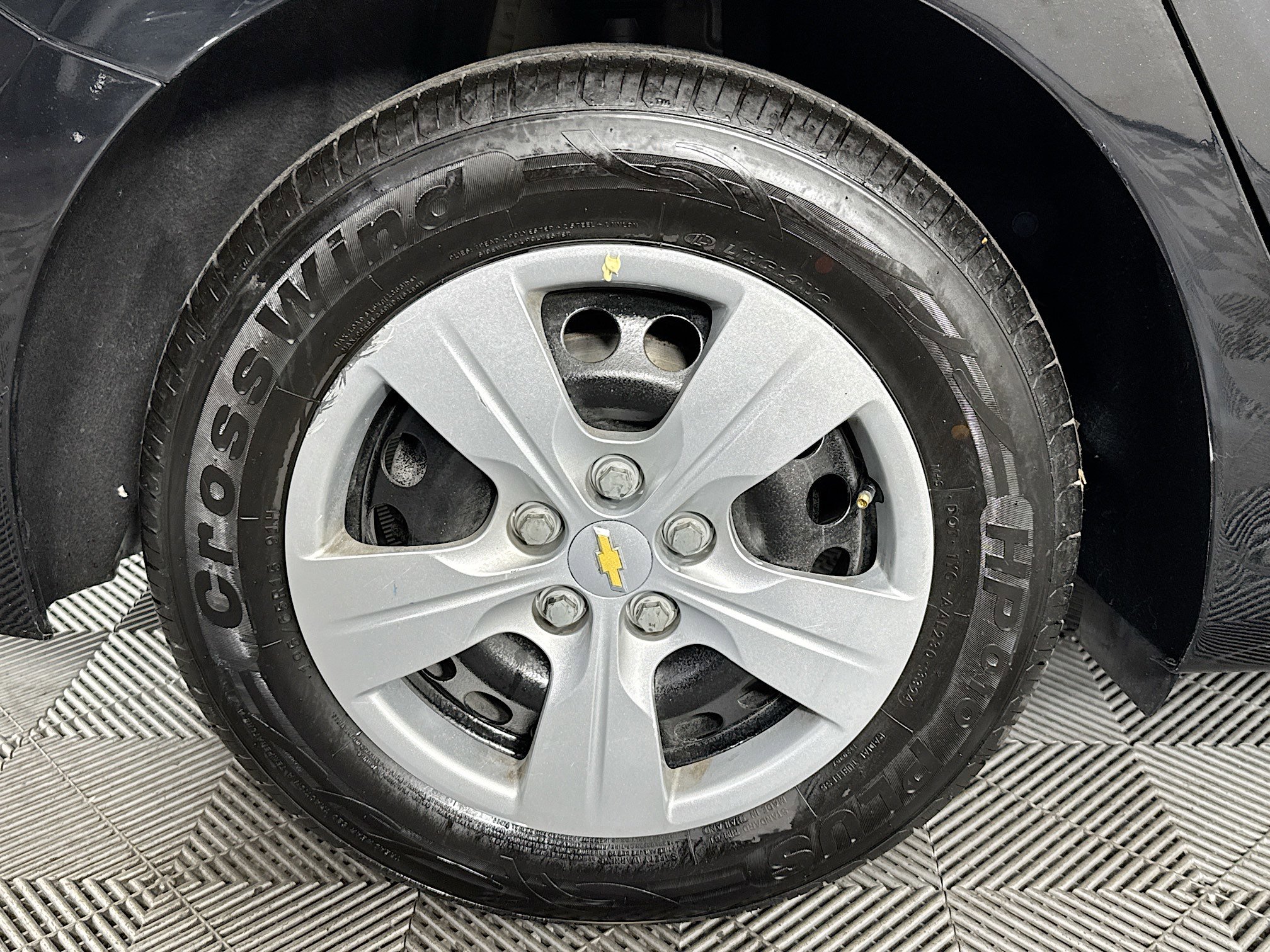 Used 2017 Chevrolet Cruze LS image 29