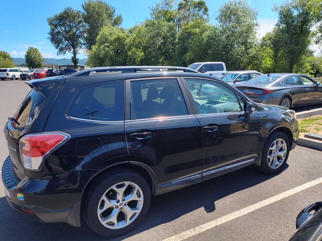 Used 2018 Subaru Forester 2.5i Touring AWD/4WD image 2