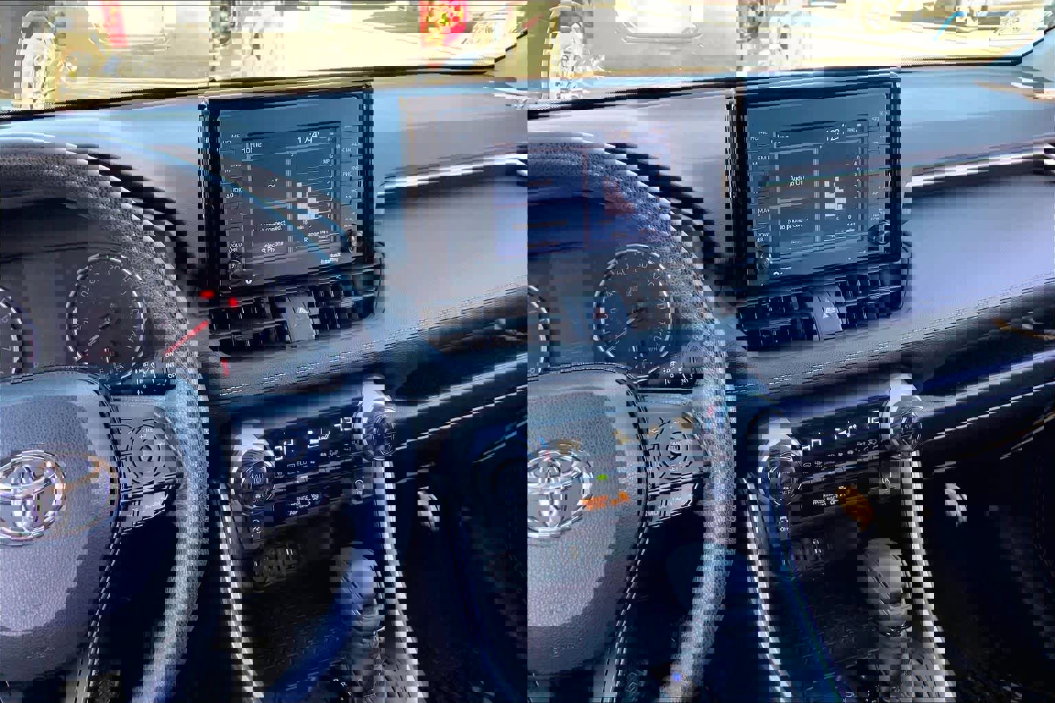 Used 2020 Toyota RAV4 XLE image 6