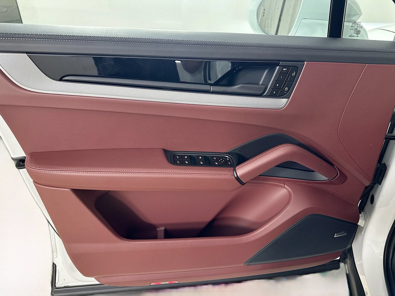 New 2026 Porsche Cayenne Coupe AWD/4WD image 16
