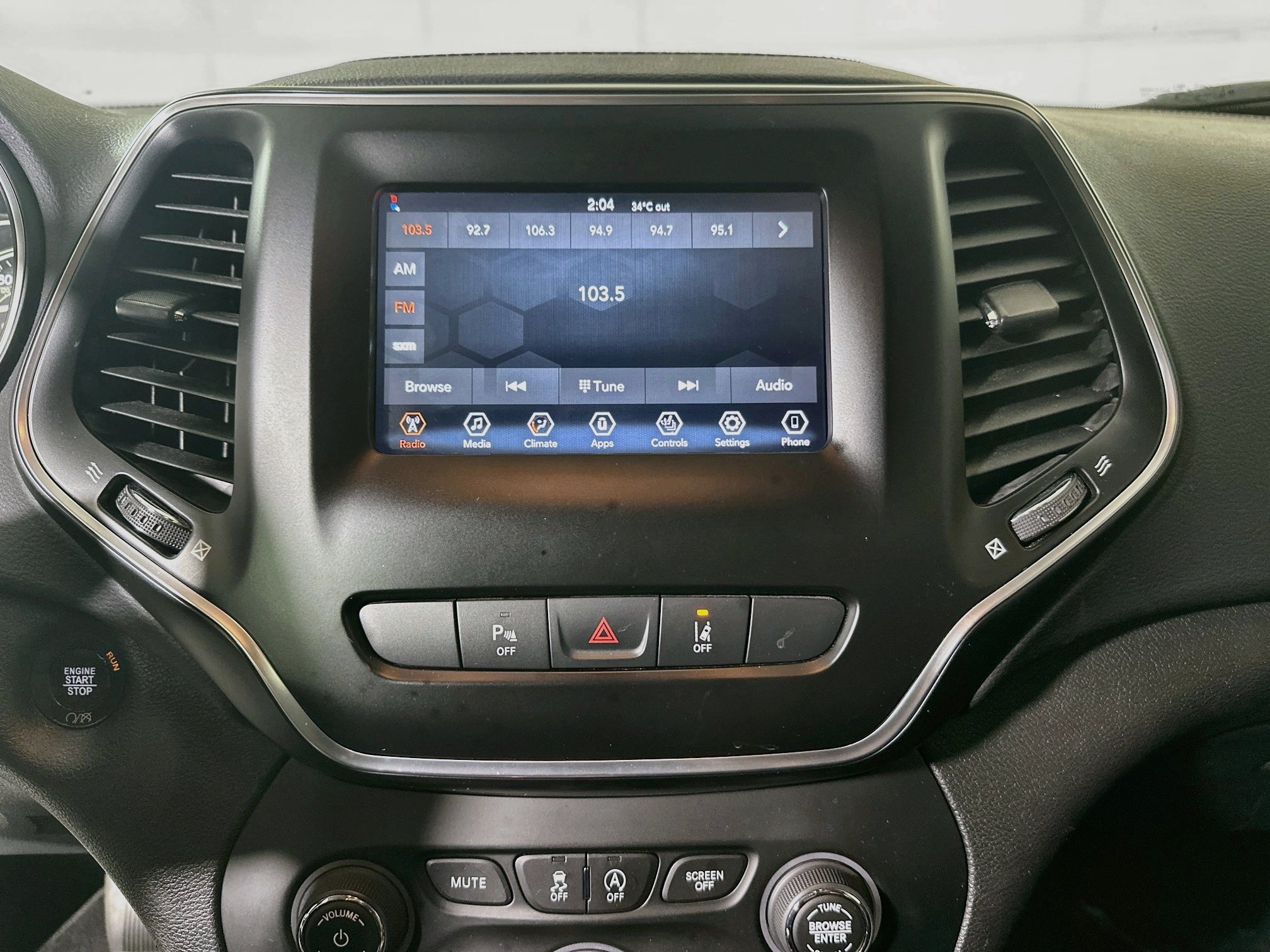 Used 2021 Jeep Cherokee Latitude Lux AWD/4WD image 24