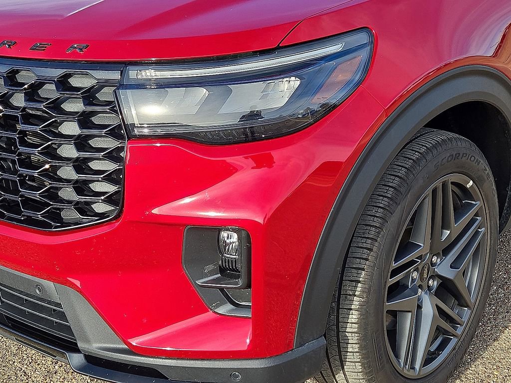 Used 2025 Ford Explorer ST-Line w/ ST-Line Street Pack image 10