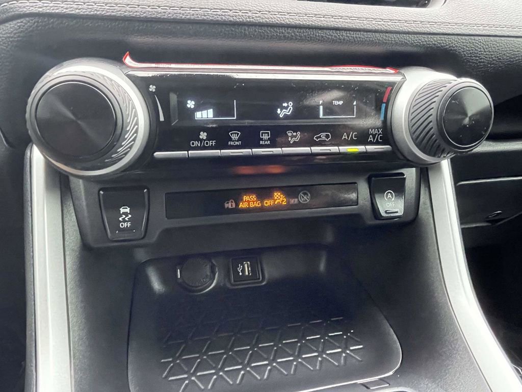 Used 2025 Toyota RAV4 LE FWD image 34