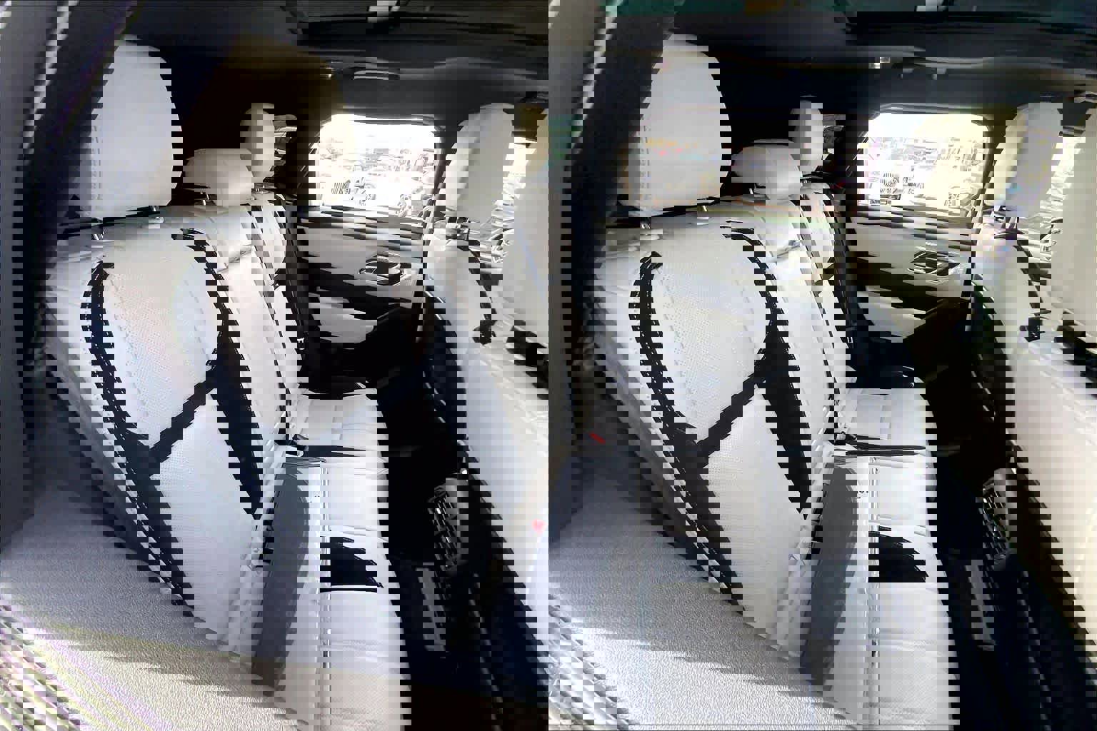 Used 2023 Land Rover Range Rover Velar R-Dynamic S image 19