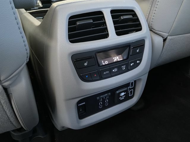 Certified 2019 Honda Pilot Touring image 16