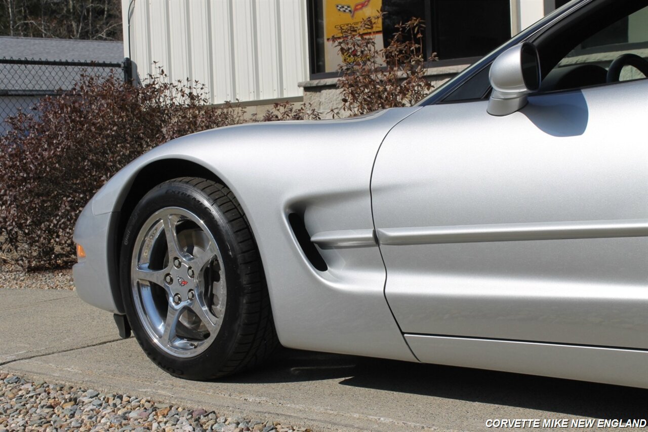 Used 2001 Chevrolet Corvette Convertible w/ Preferred Equipment Group2 image 15