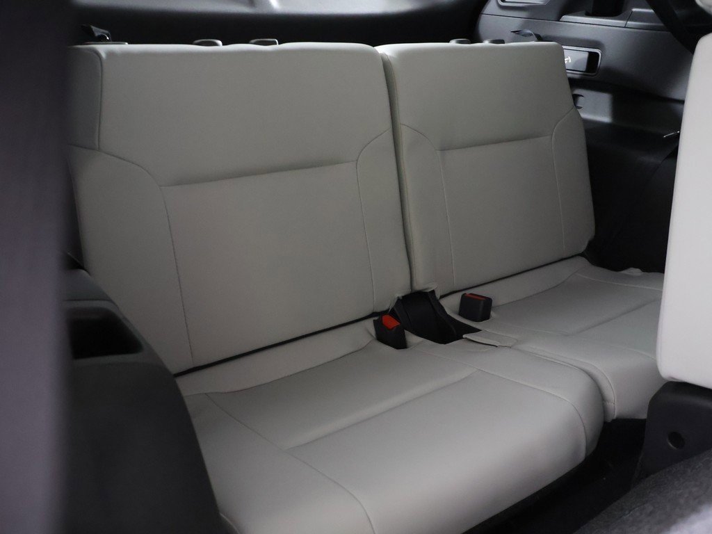 New 2025 Mitsubishi Outlander SE image 36