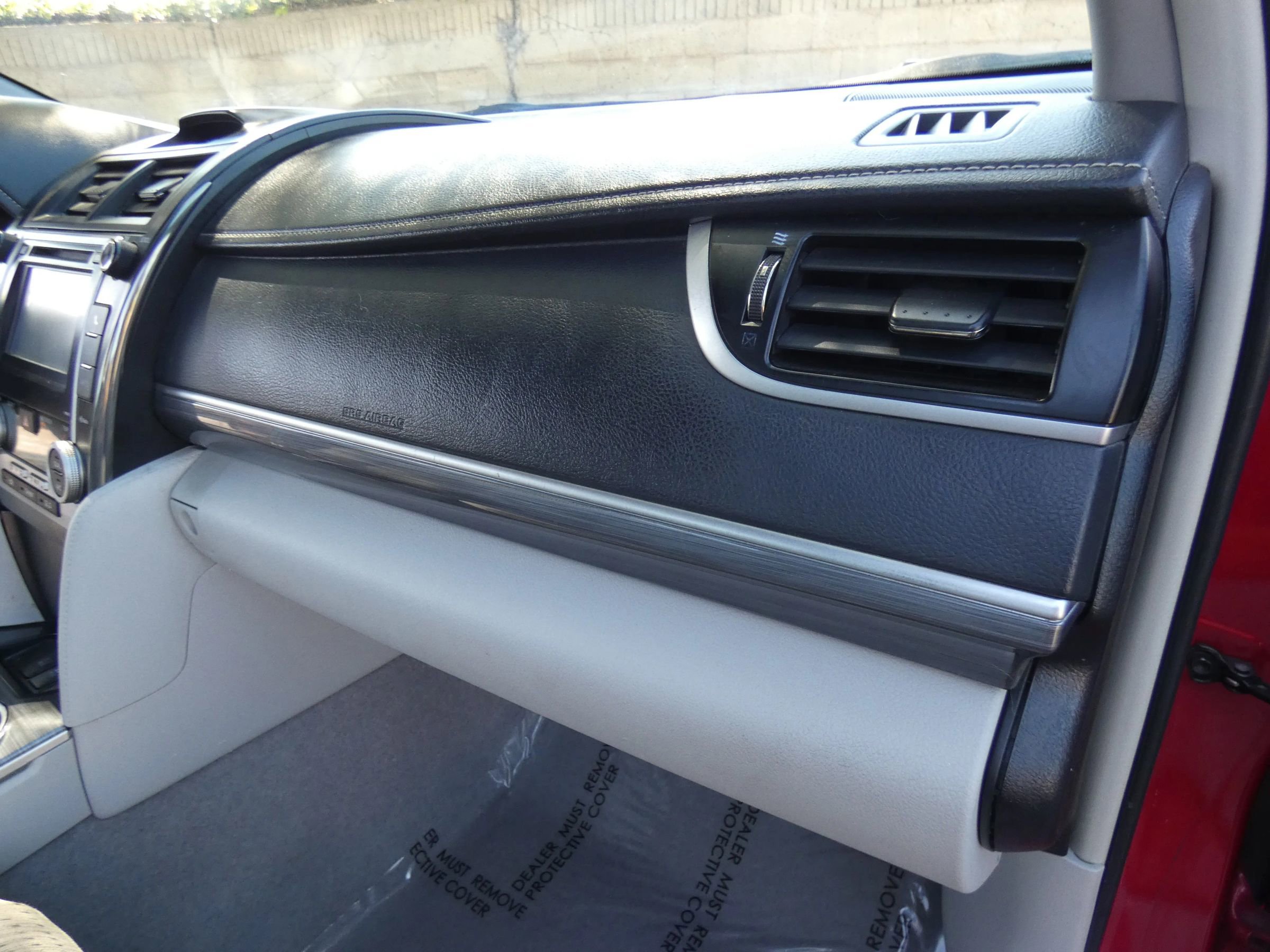 Used 2013 Toyota Camry XLE w/ Convenience Pkg image 32