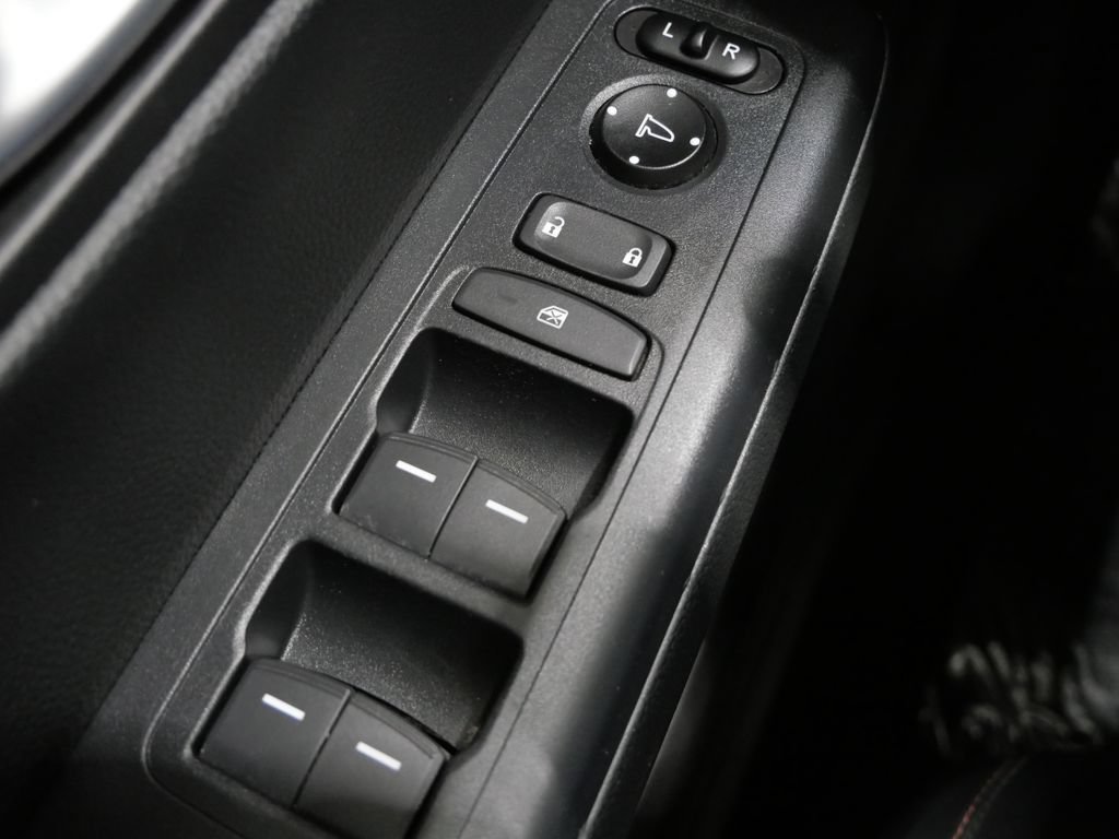 Used 2025 Honda CR-V Sport-L image 14