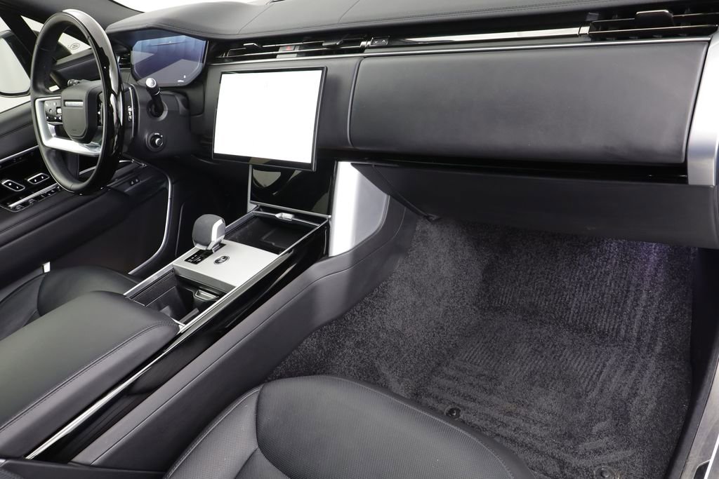 Used 2025 Land Rover Range Rover SE image 21