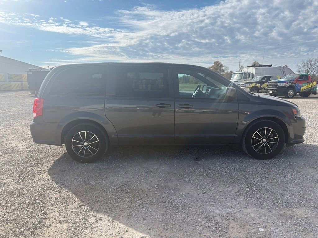 Used 2019 Dodge Grand Caravan GT image 1