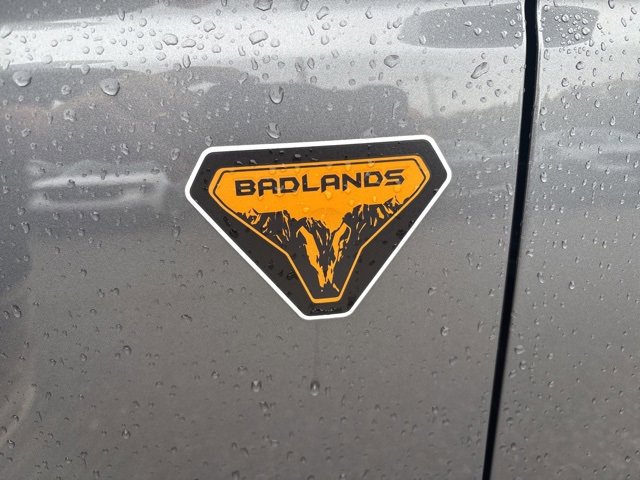 Used 2024 Ford Bronco Badlands image 3