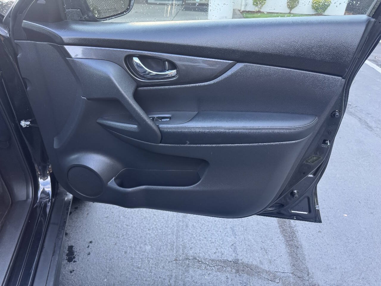 Used 2019 Nissan Rogue SV AWD/4WD image 16