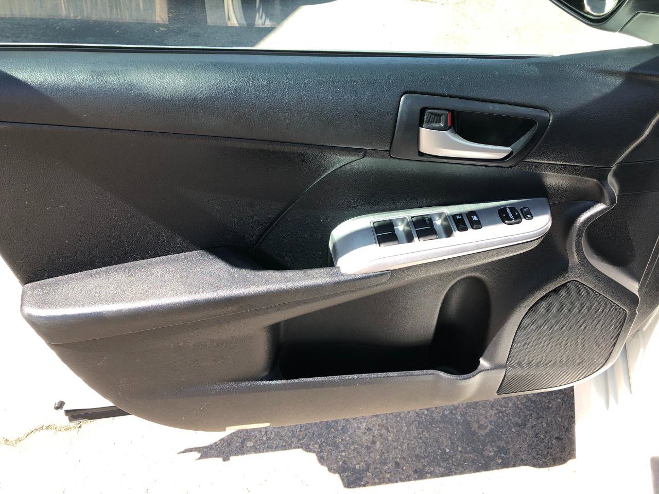 Used 2012 Toyota Camry SE FWD image 14