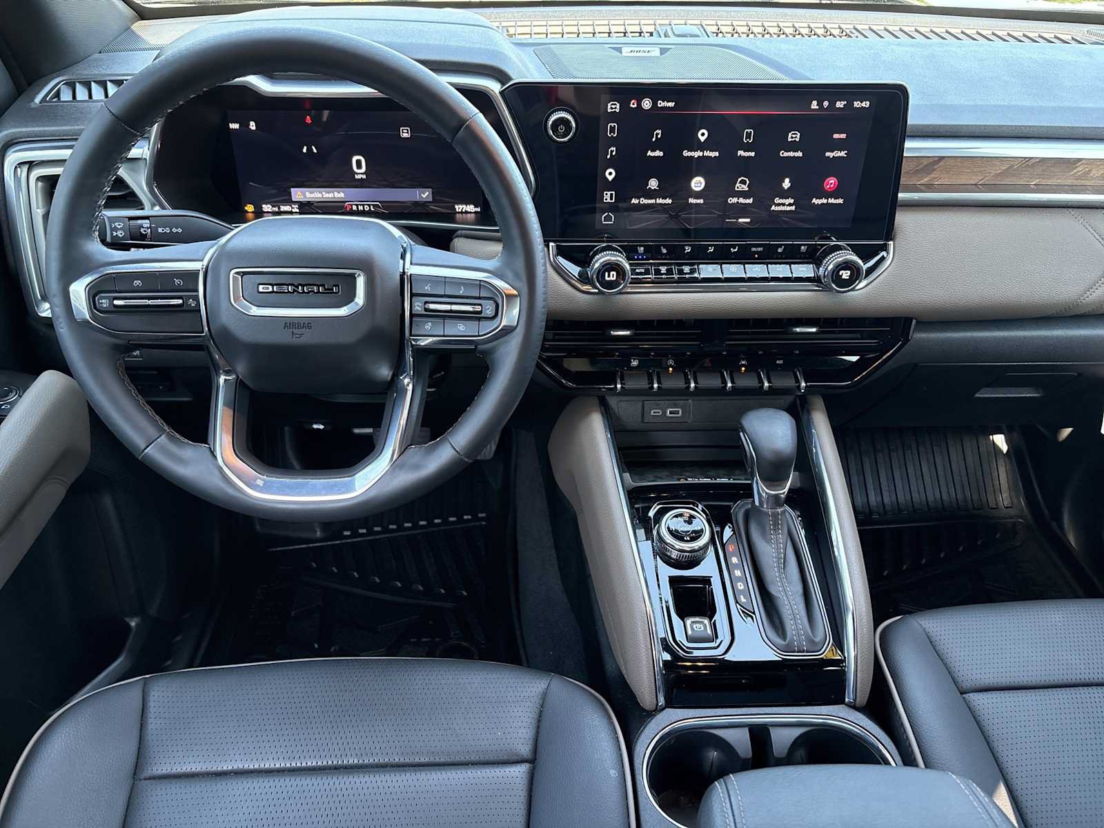 Used 2025 GMC Canyon Denali AWD/4WD image 2