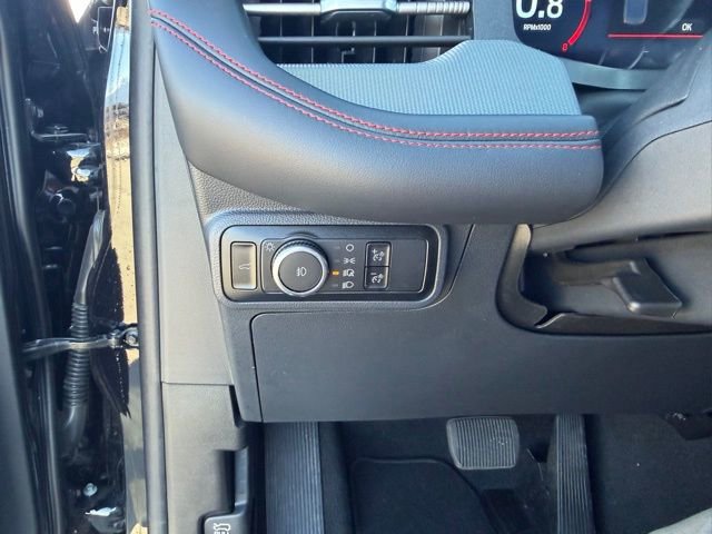 Used 2025 Ford Explorer ST-Line w/ ST-Line Street Pack image 17