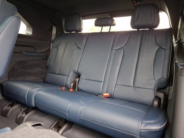 Certified 2025 Cadillac Escalade IQ Luxury 2 w/ LPO, Premium Carpet Package AWD/4WD image 10