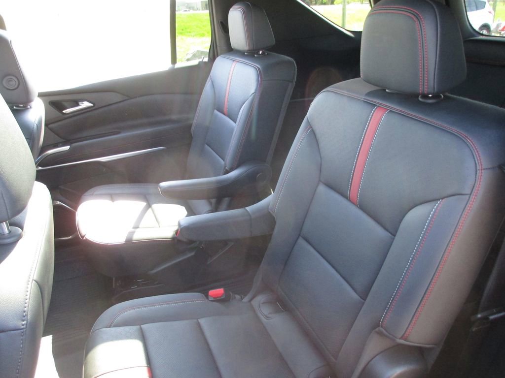Used 2024 Chevrolet Traverse RS w/ LPO, Floor Liner Package image 21