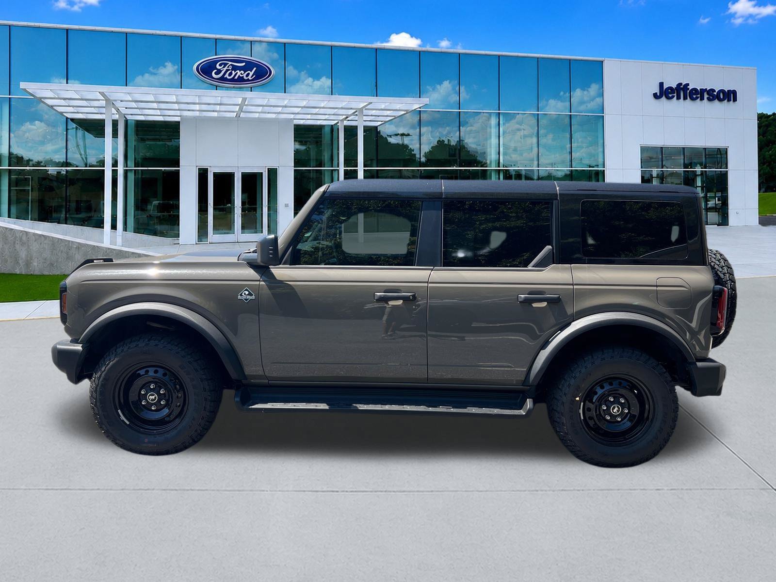 New 2026 Ford Bronco Outer Banks AWD/4WD image 4