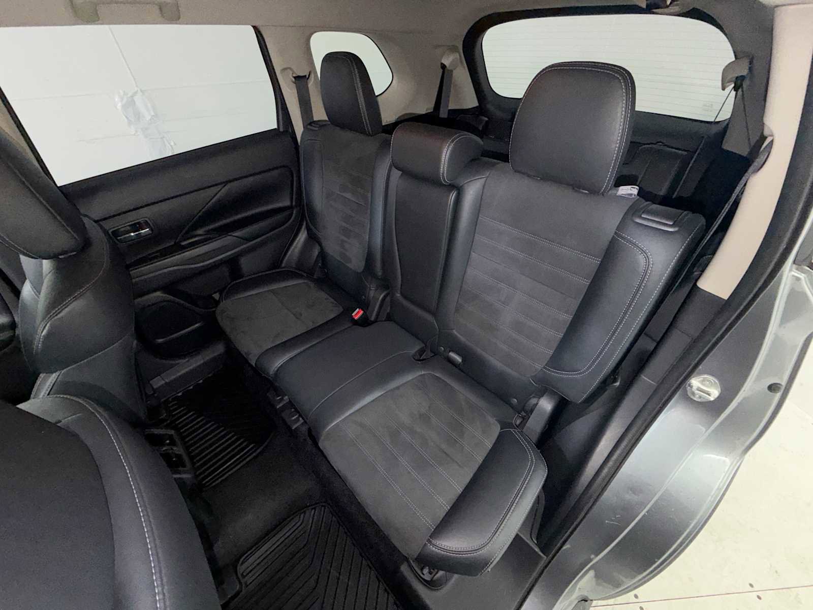 Used 2019 Mitsubishi Outlander SE image 23