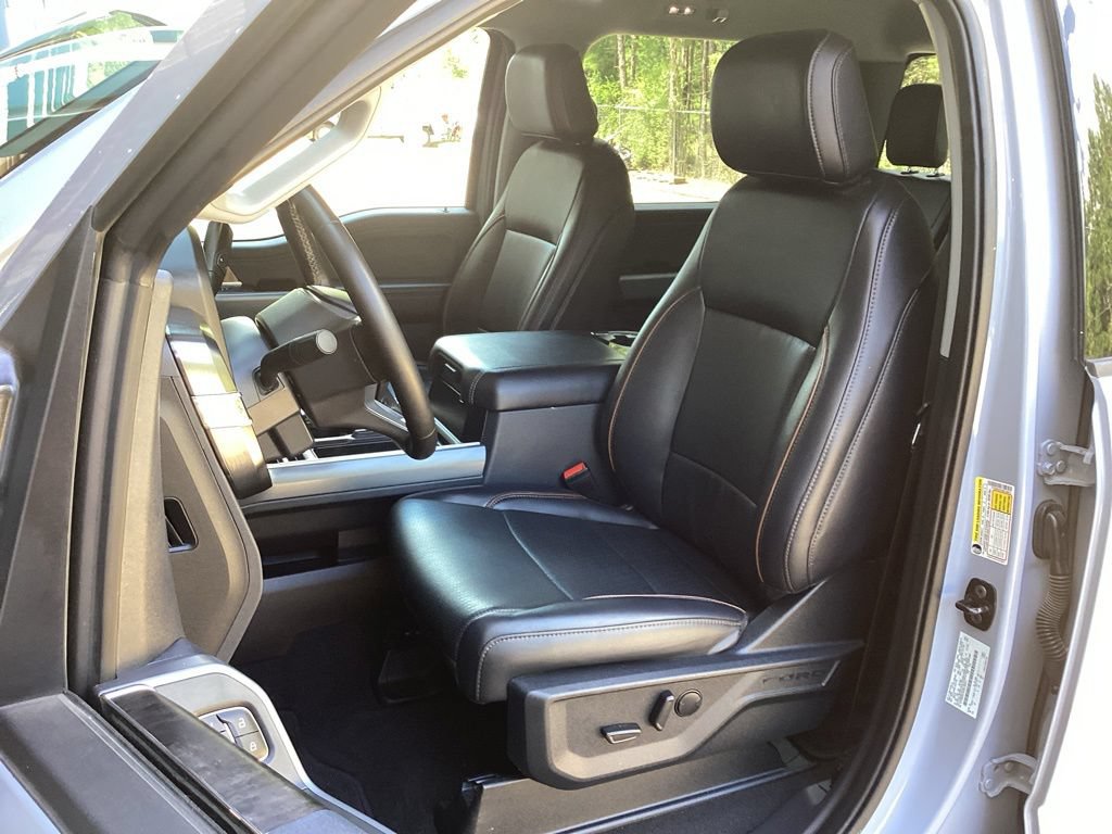 Used 2025 Ford F250 Lariat w/ Black Appearance Package AWD/4WD image 34