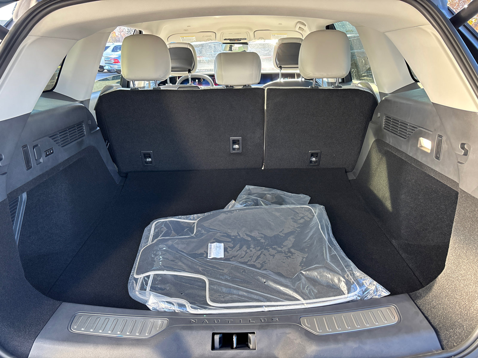 New 2026 Lincoln Nautilus Premier image 9