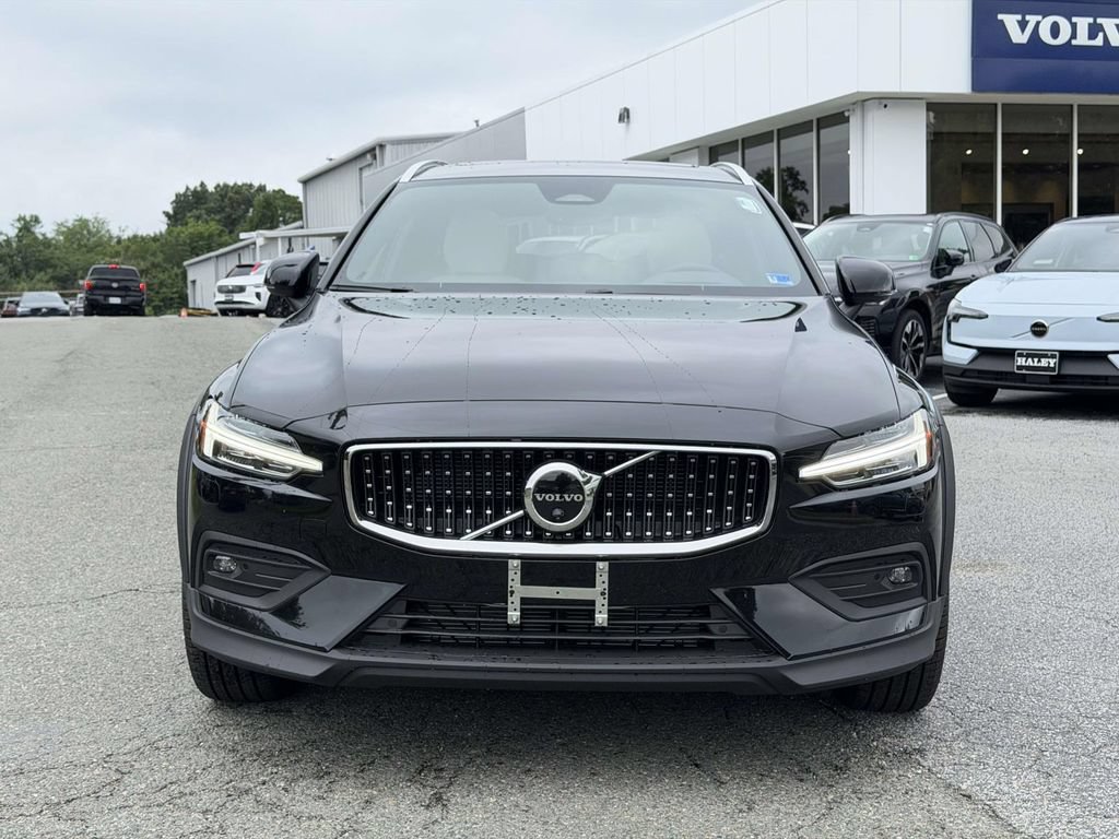 New 2026 Volvo V60 B5 Cross Country Ultra w/ Protection Package Premier AWD/4WD image 23