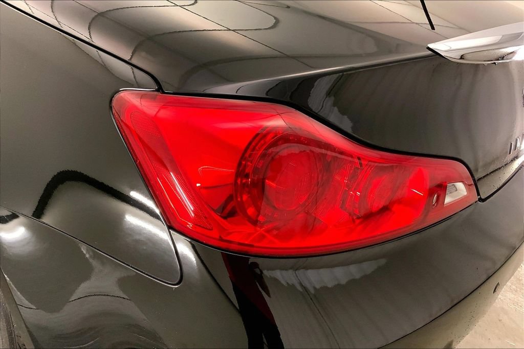 Used 2013 INFINITI G37 Convertible w/ Premium Pkg RWD image 28