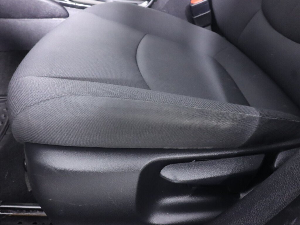 Used 2022 Toyota Corolla LE FWD image 27
