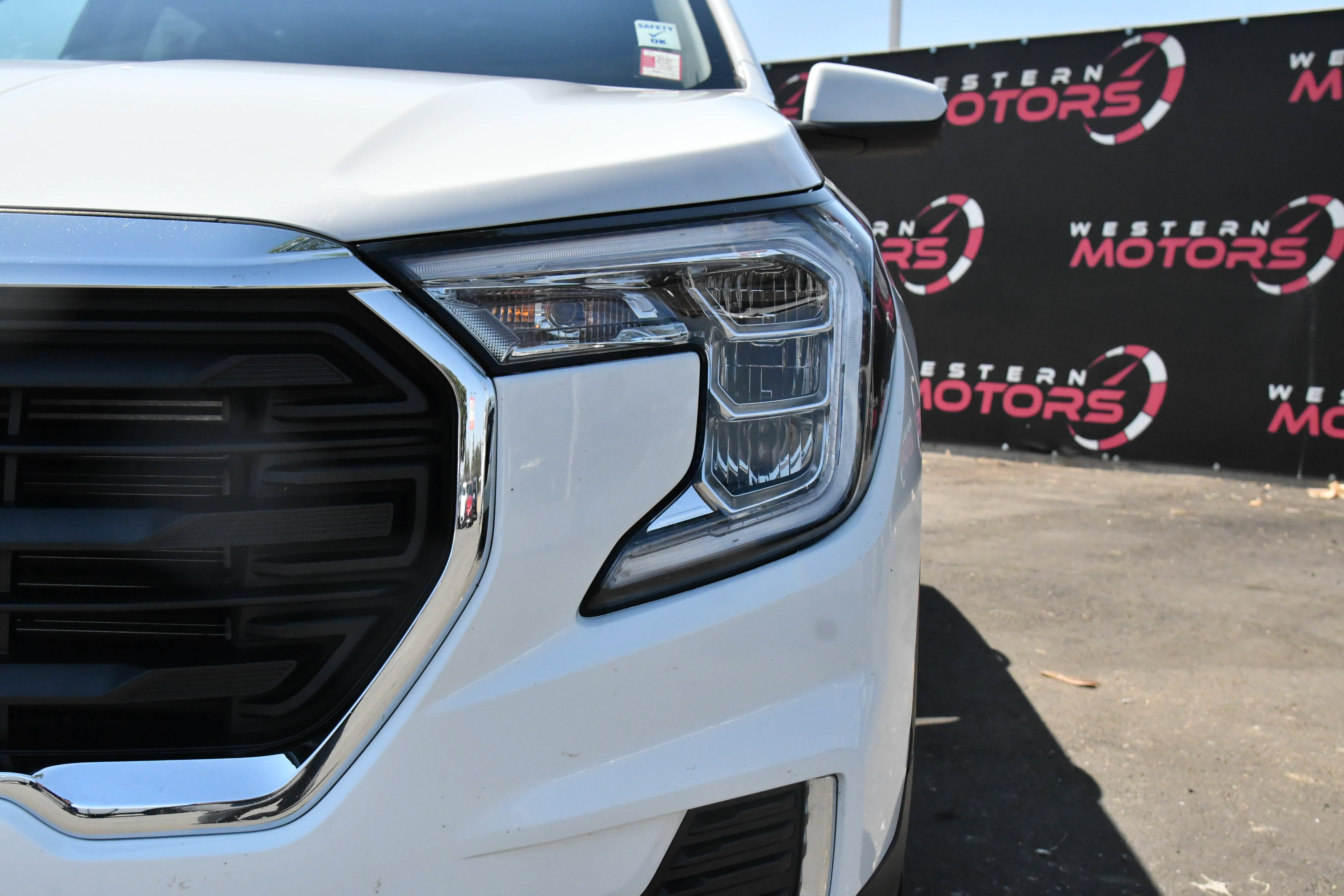 Used 2024 GMC Terrain SLE FWD image 11