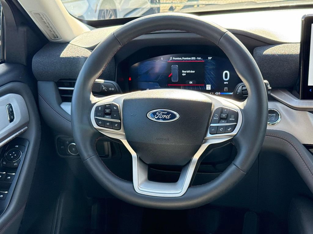 Used 2025 Ford Explorer Active w/ Active Comfort Package image 16