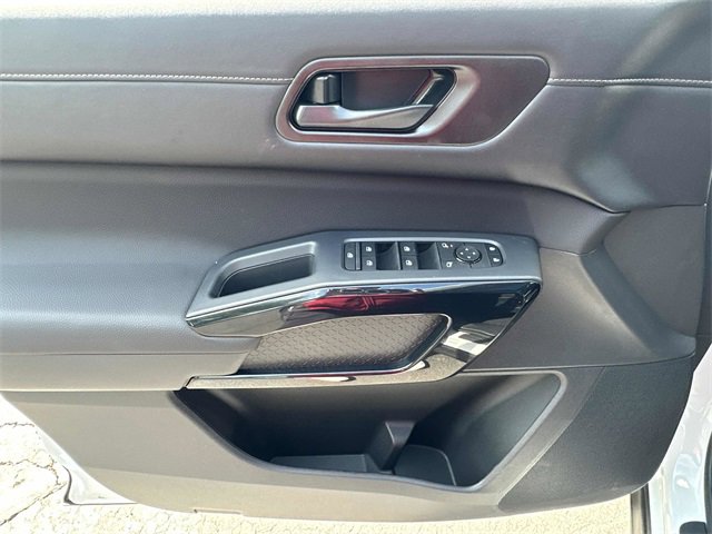 New 2025 Nissan Pathfinder SV w/ SV Premium Package image 8