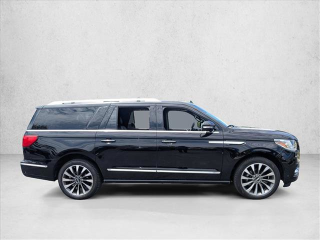 Used 2021 Lincoln Navigator L Reserve w/ Cargo Convenience Package RWD image 4
