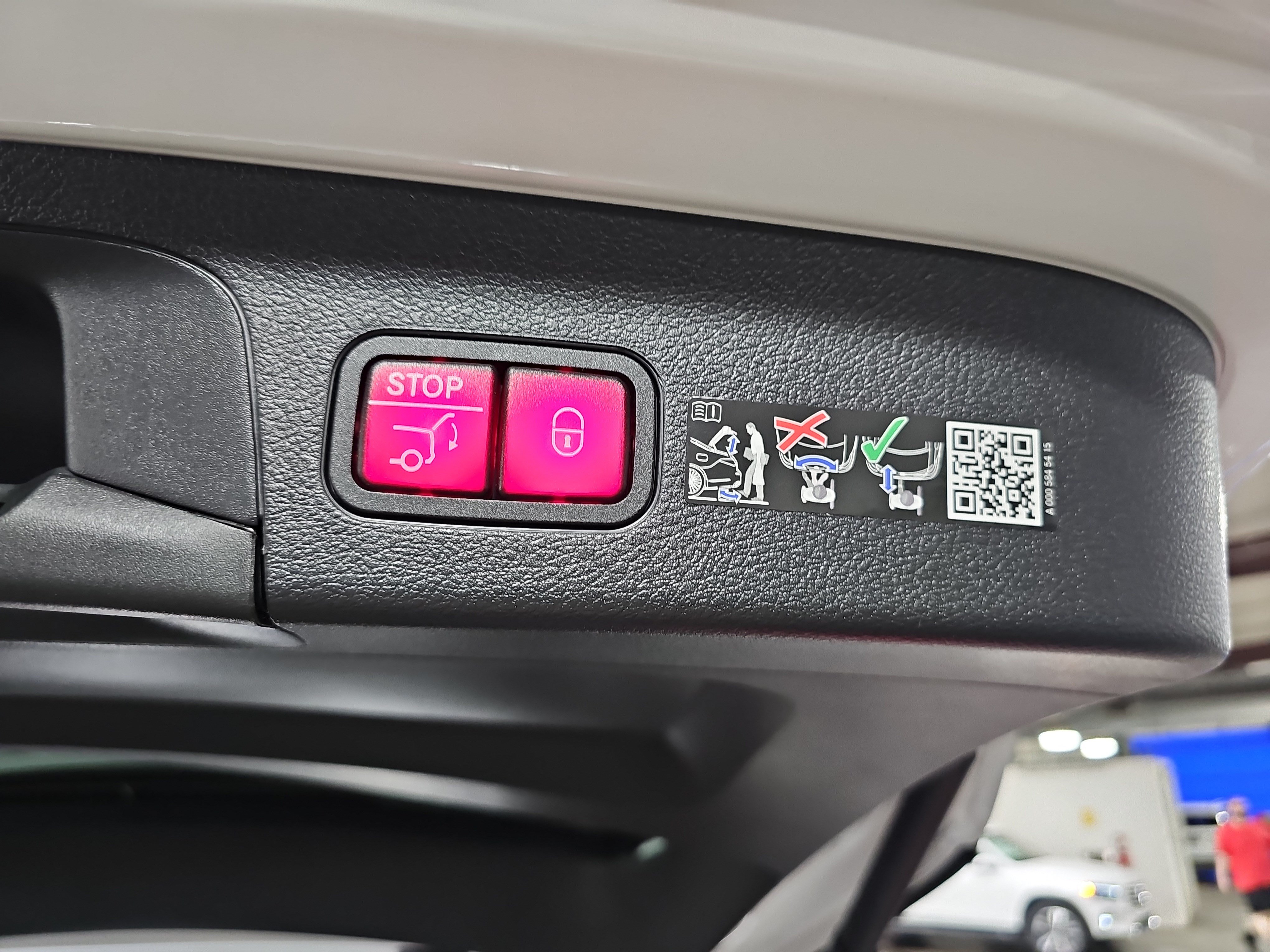New 2026 Mercedes-Benz GLS 450 4MATIC image 15