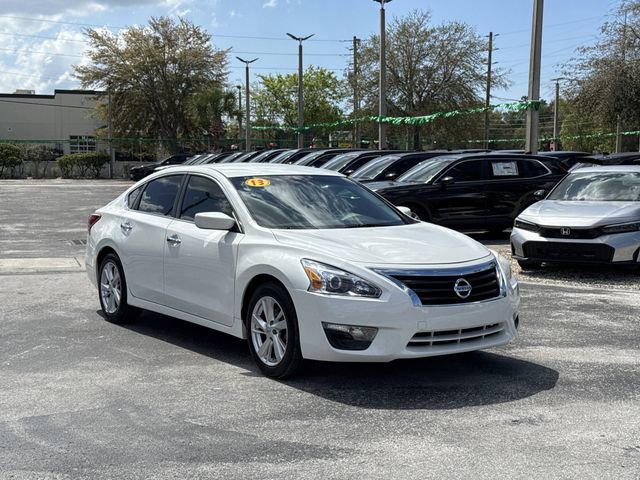 Used 2013 Nissan Altima 2.5 SV image 2