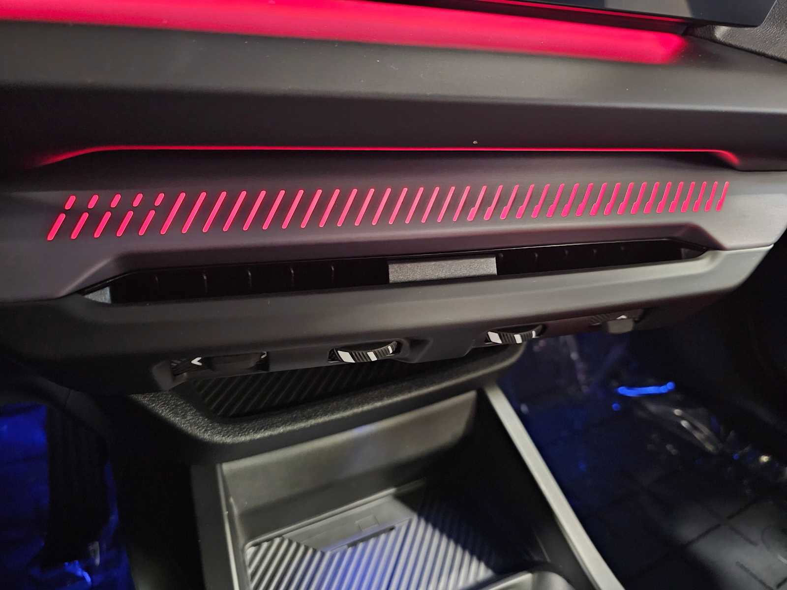 Used 2025 BMW 228i xDrive w/ Premium Package image 17