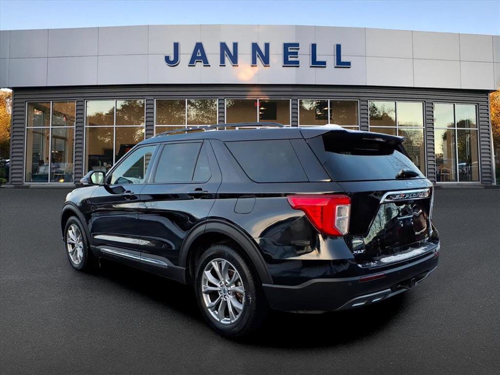 Used 2023 Ford Explorer XLT w/ Equipment Group 202A image 8